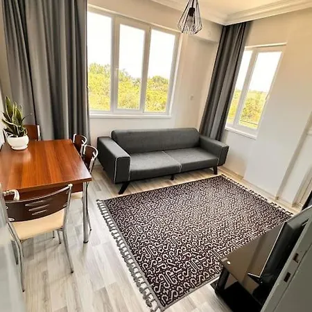 Muekemmel Konumda, Ferah Apartmán